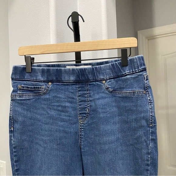 Levi’s Totally Shaping pull-on jeans 31x28 Sz 12S Blue Stretch Denim Jean - Picture 2 of 8